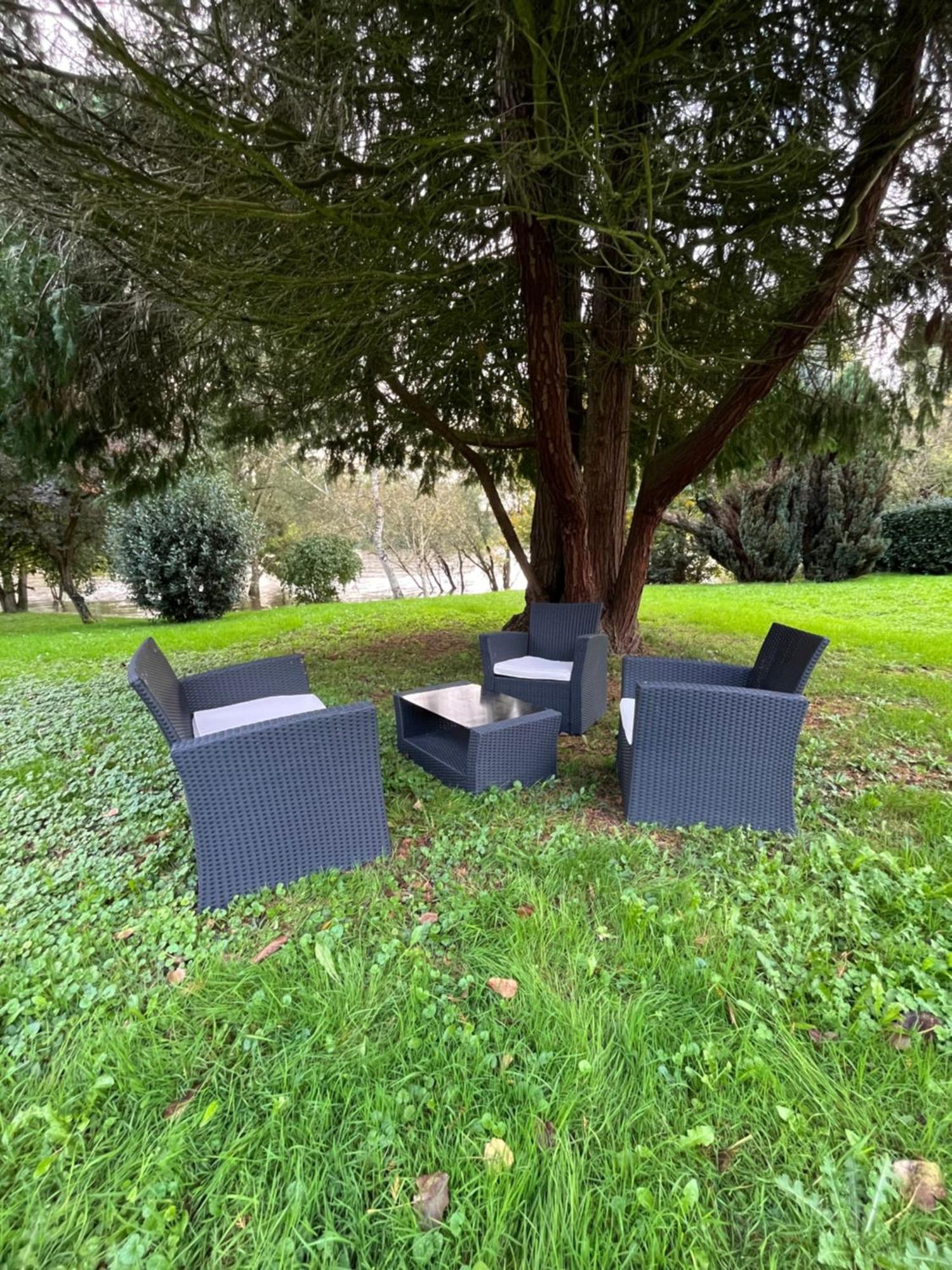 Paisible En Bord De Vienne Holiday home *